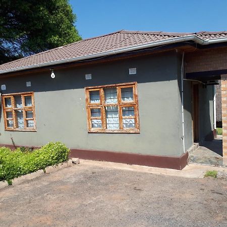 Njele Country Park Villa Ndola ภายนอก รูปภาพ