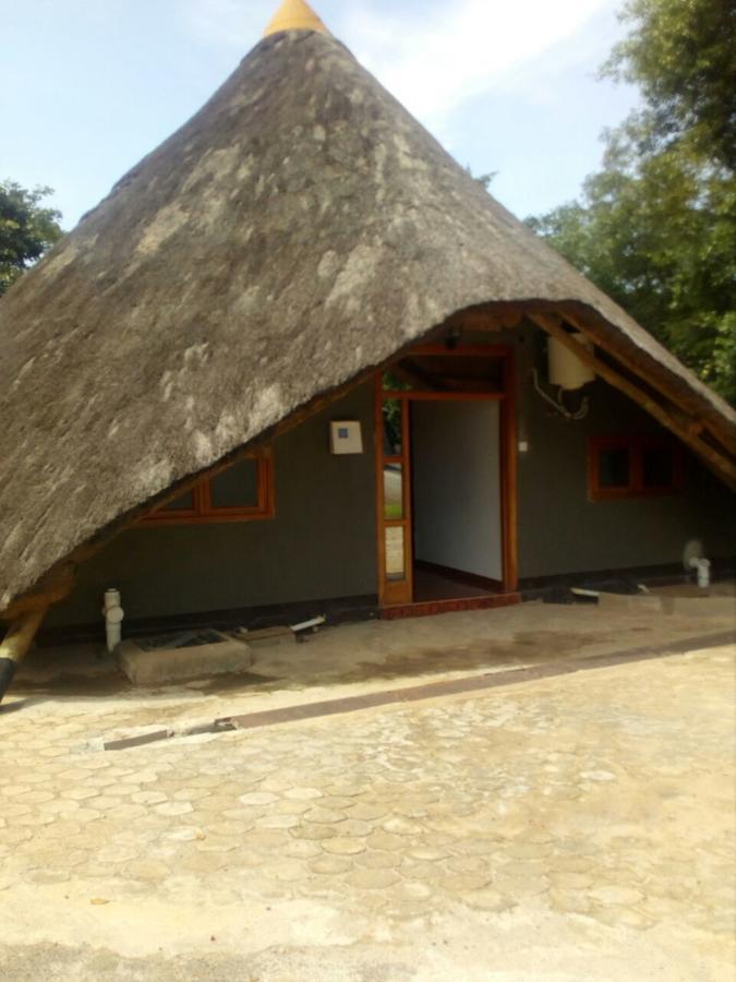 Njele Country Park Villa Ndola ภายนอก รูปภาพ